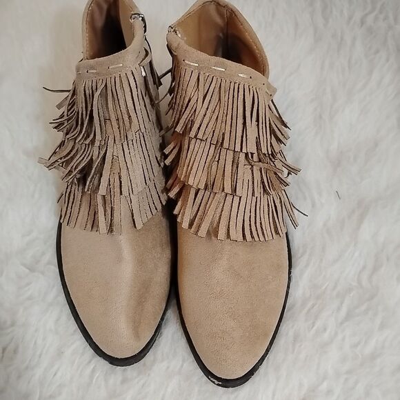 Womens Size 38  / 7.5 Ankle Boots With Fringe Brown Side Zip Block Heel - Picture 2 of 7